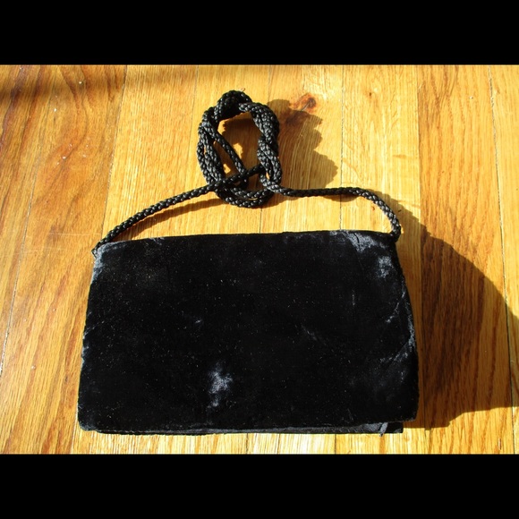 Embroidered velvet vintage shoulder bag (50-60’s) - Picture 4 of 4